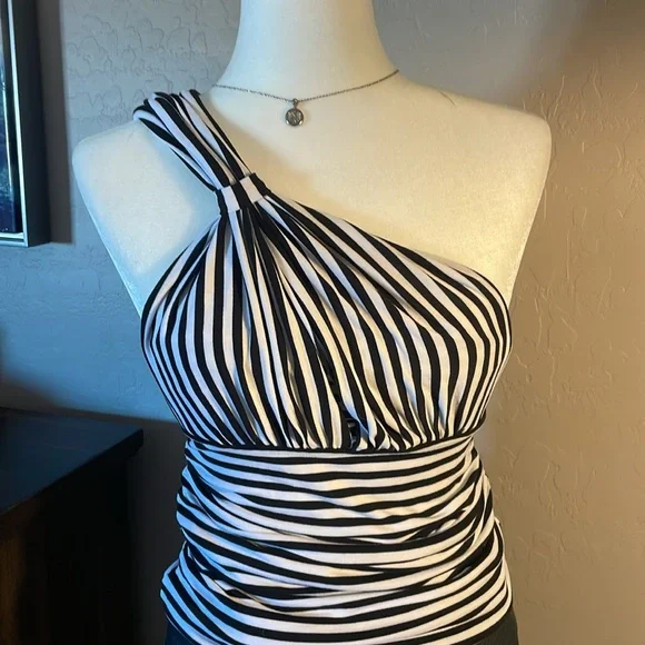 white house black market Black and White Striped Halter Top - Picture 4 of 7
